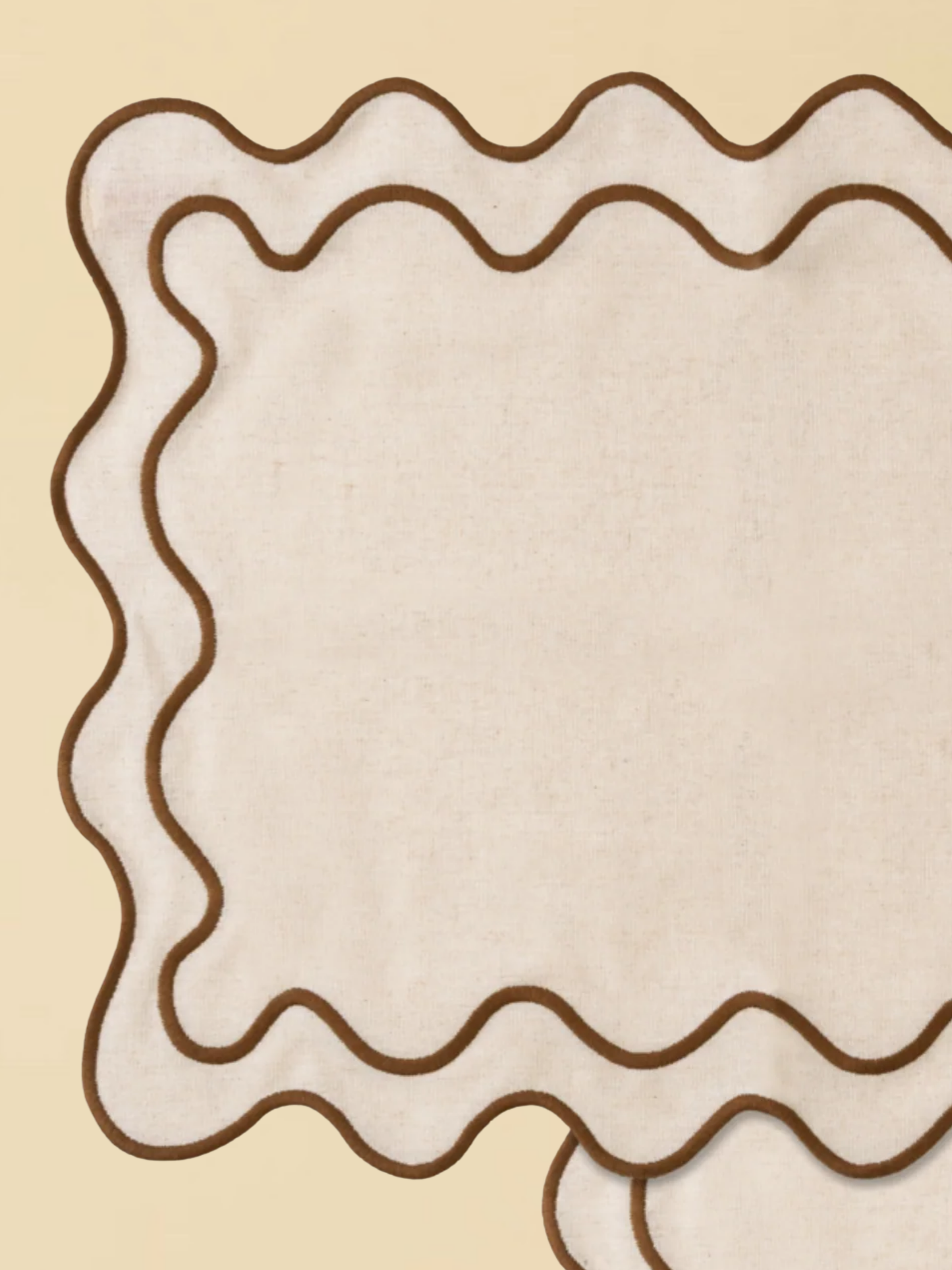 Brown Wavy Scallop Placemat Set