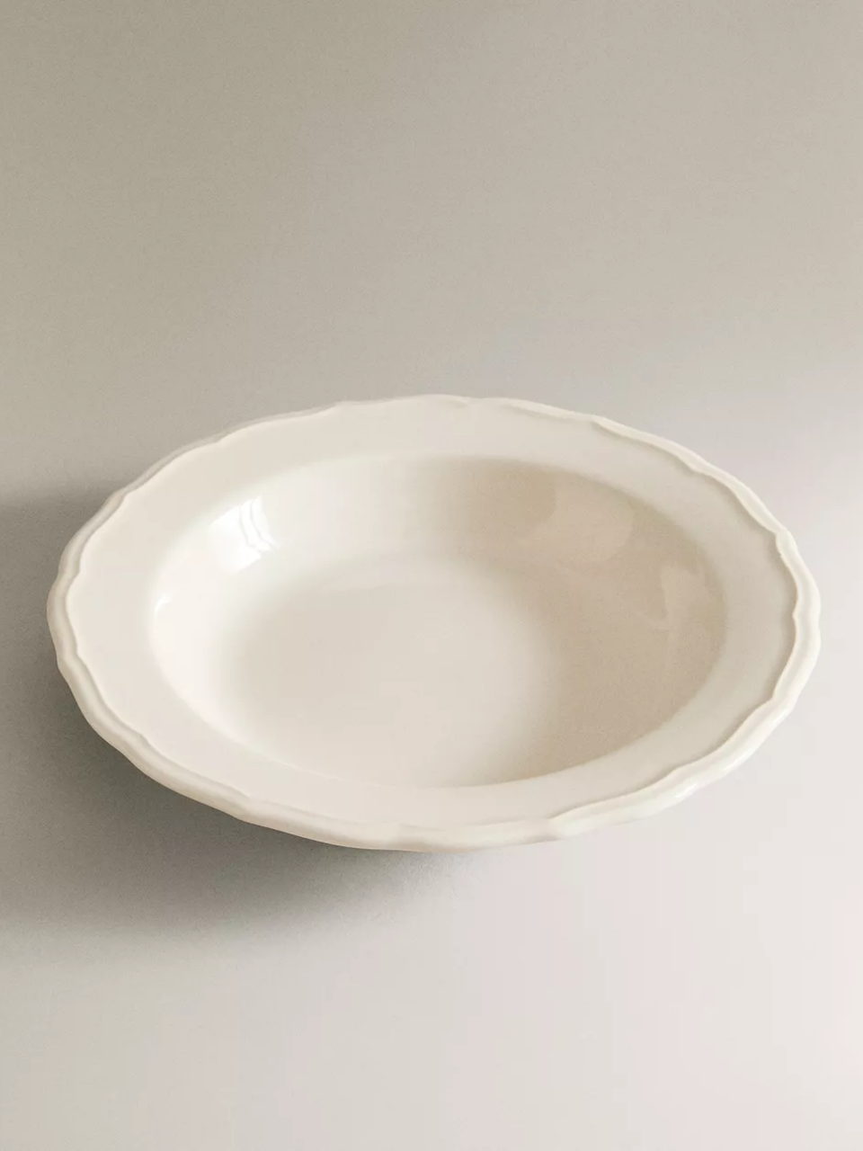 Earthenware Soup Plate Set with Raised-Design Edge