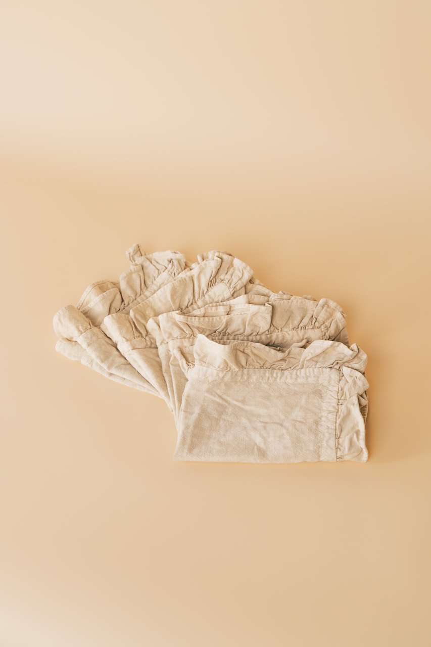 Beige Ruffle-Trimmed Placemat Set