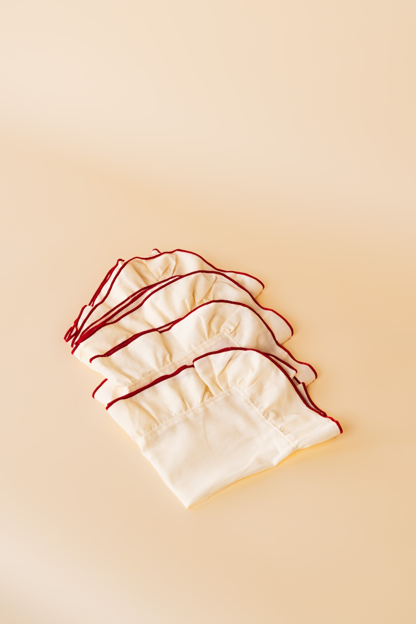 Frills Creme Red Linen Blend Placemat Set