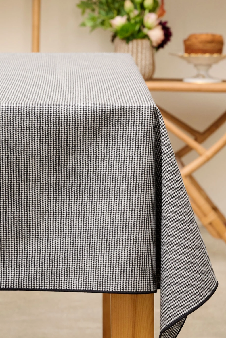 Noir Royale Tablecloth