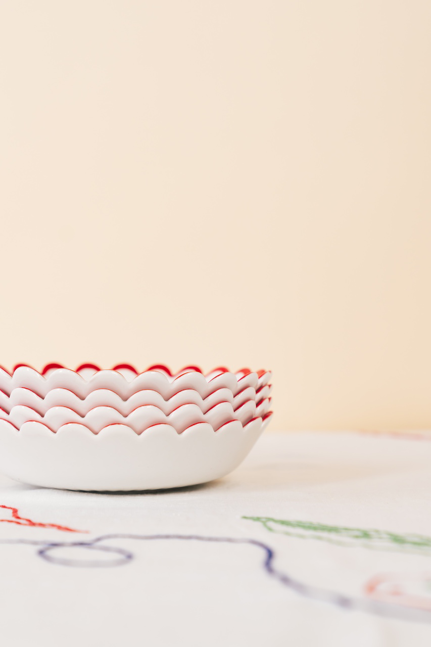 Red Scallop Small Bowl Set