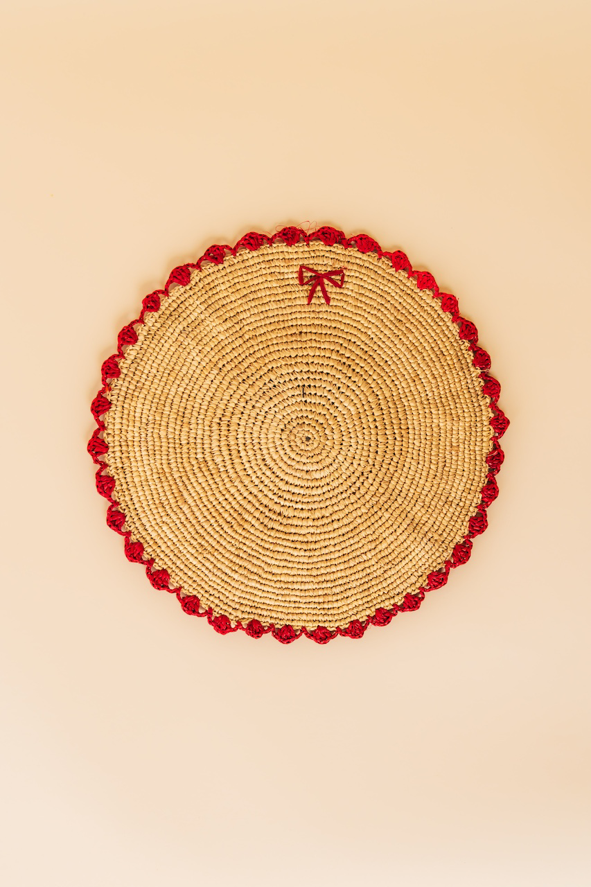 Red Scalloped Bow Placemat Set