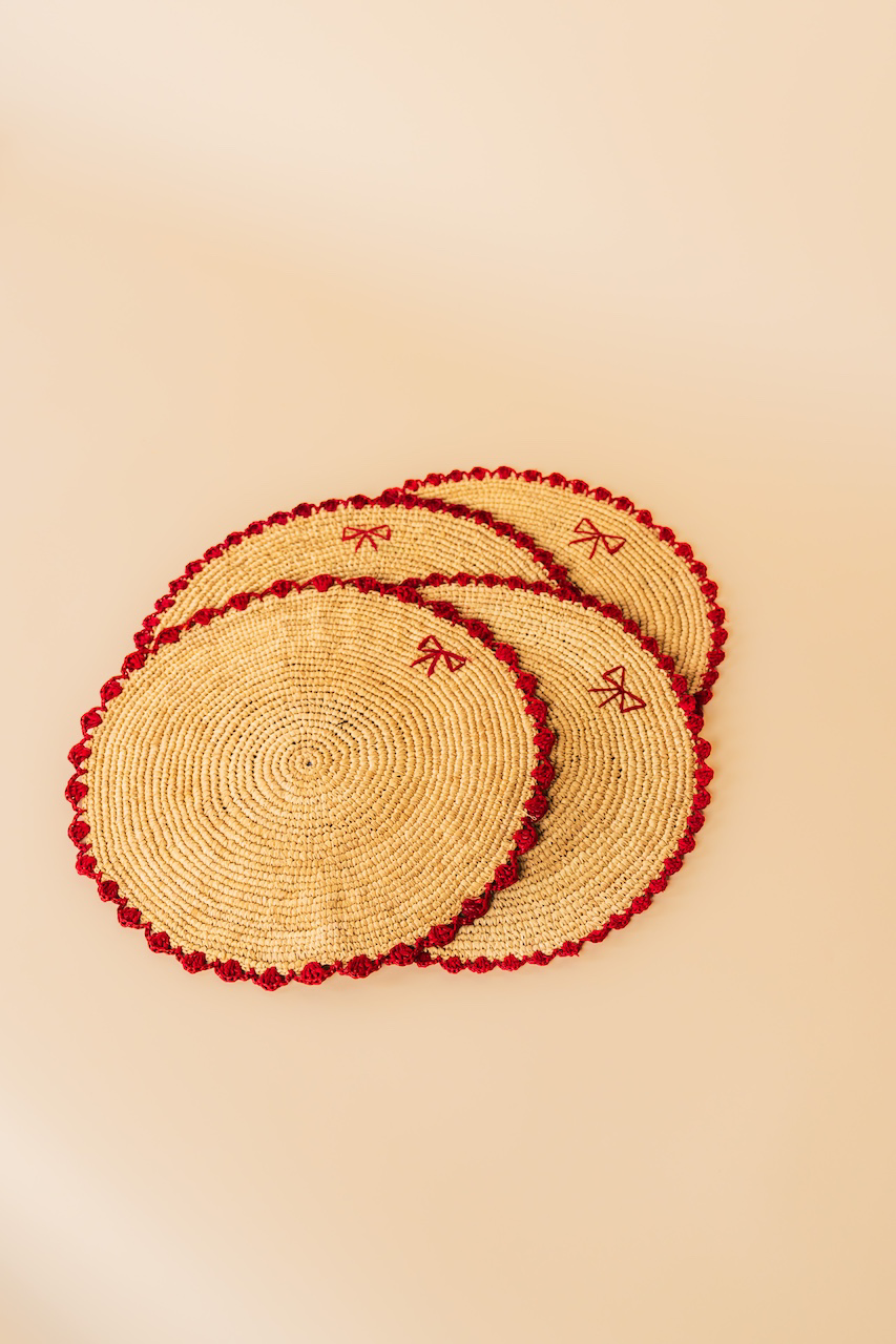 Red Scalloped Bow Placemat