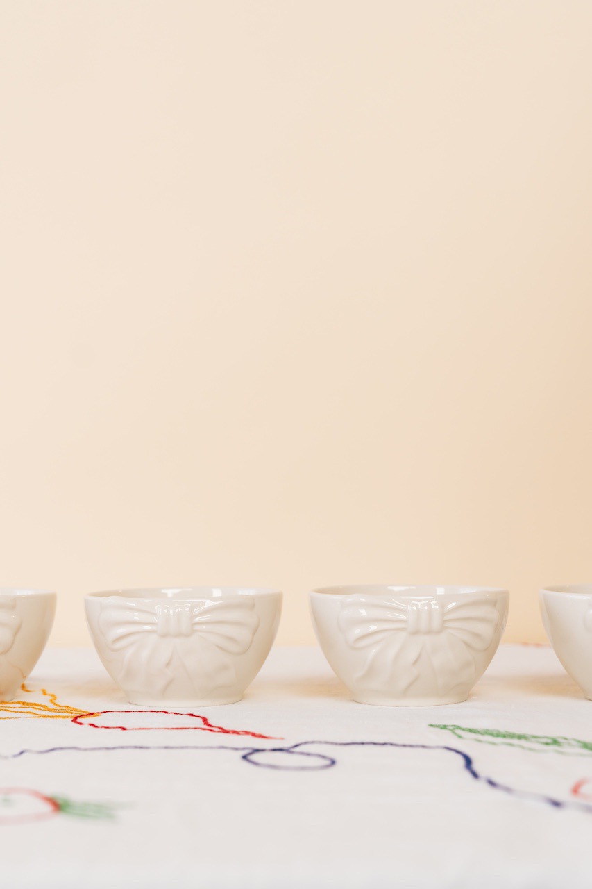 White Bow Snack Bowl Set of 4