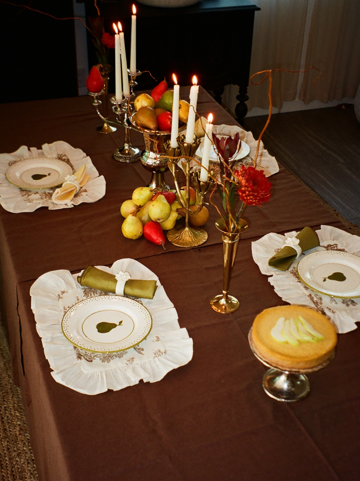 Brown Ruffle Toile Placemat Set