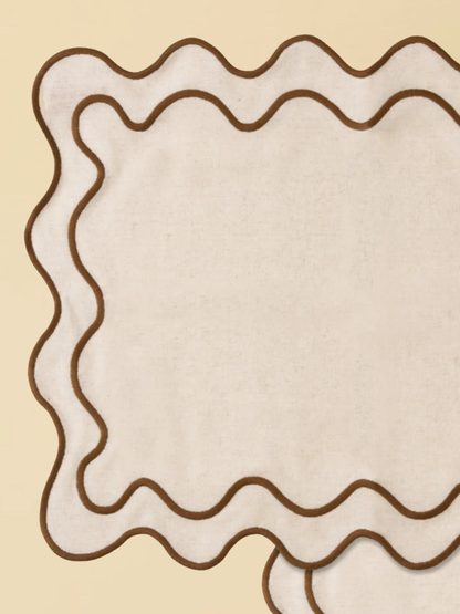 Brown Wavy Scallop Placemat Set