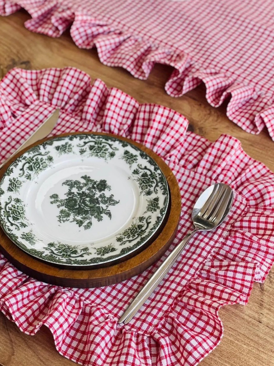 Red Gingham Ruffle Placemat Set