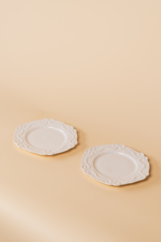 Benedita Bow Stoneware Dinner Plate