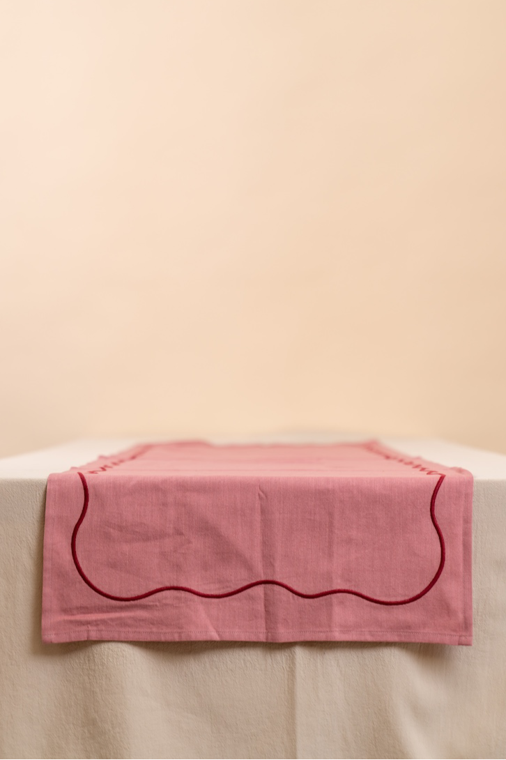 Dusty Rose Wavy Cotton Table Runner