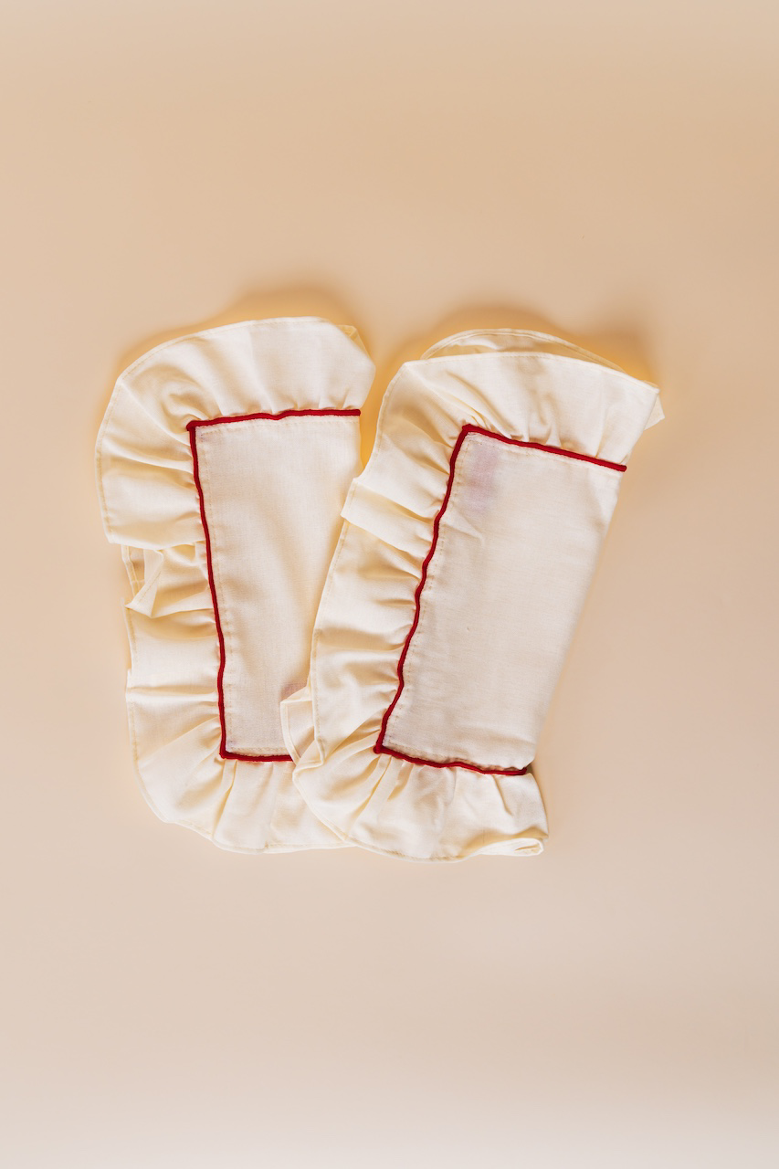 Frills Cream Red Linen Blend Napkin Set