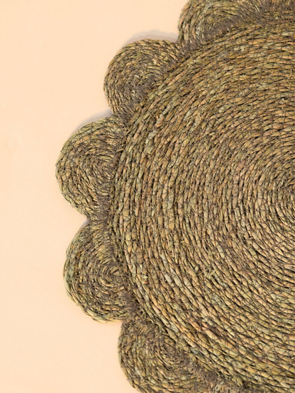 Green rattan floral shaped placemat