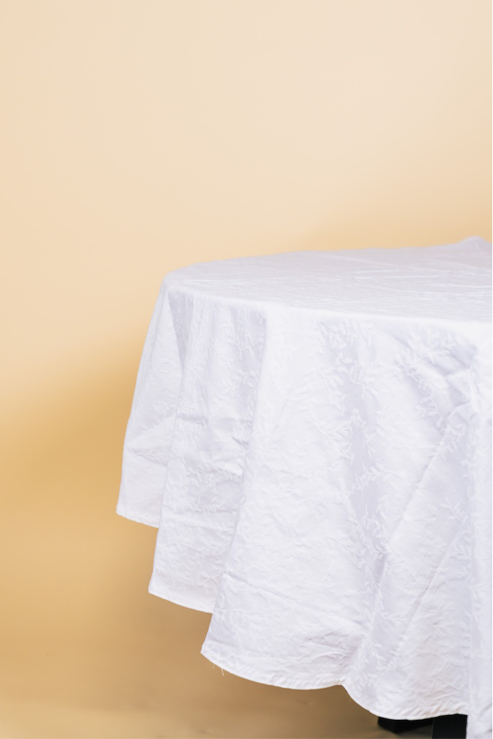 Jacquard Leaf Tablecloth