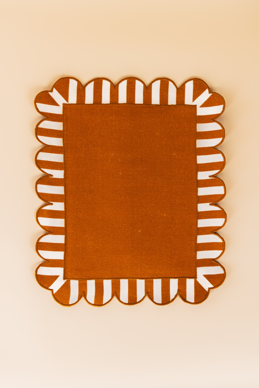 Jardin Embroidered Linen Scalloped Stripe Double-Sided Placemat in Amber Set