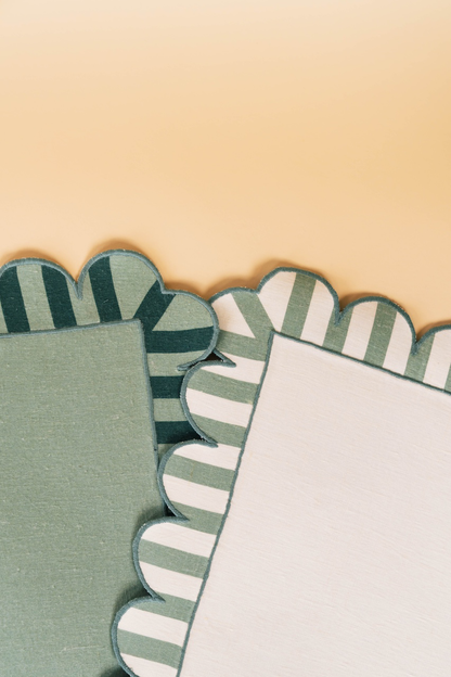 Jardin Embroidered Linen Scalloped Stripe Double-Sided Placemat in Green