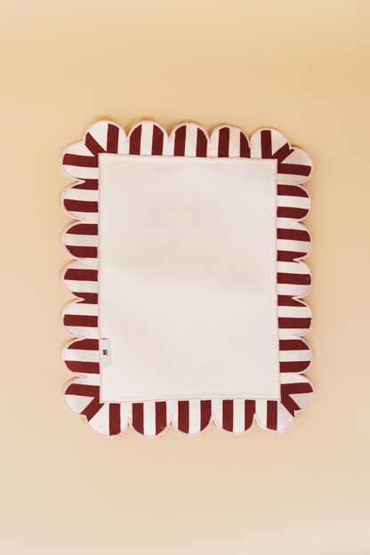 Jardin Embroidered Linen Scalloped Stripe Double-Sided Placemat in Red Set