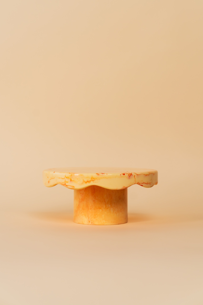 Scallop Resin Cake Stand