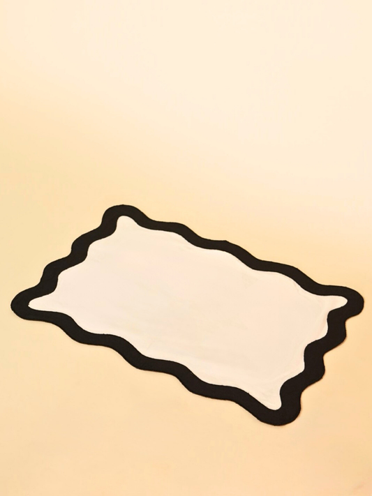 Scalloped Edge Black and White Placemat Set
